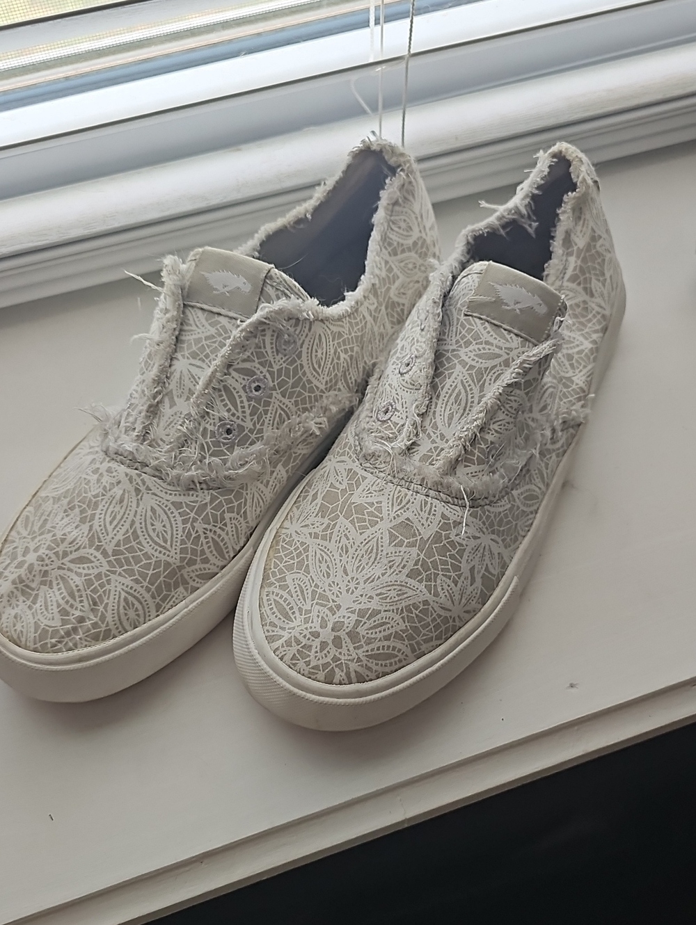 Lace-Pattern Slip-On Sneakers